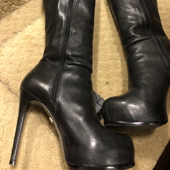 Black leather boots - Picture 8 of 8